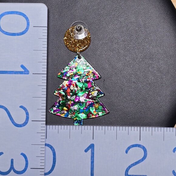 2/$15 Glittery Christmas Tree Earrings (NWOT) - Picture 4 of 4